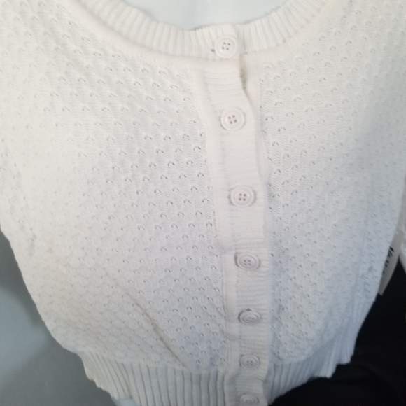 Off White Crop Light Weight Sweater - Picture 7 of 8